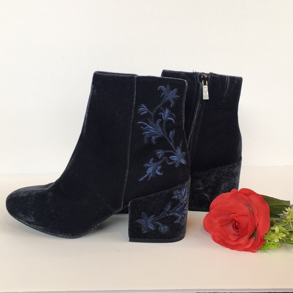 Kenneth Cole Black and Blue Embroidered Ankle Boots - Picture 8 of 8